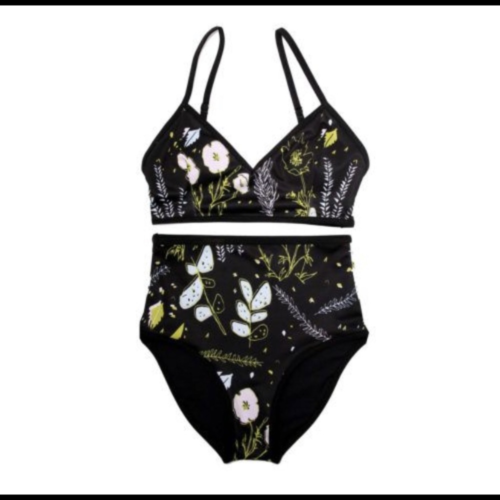 Woman’s swim suite sz. M